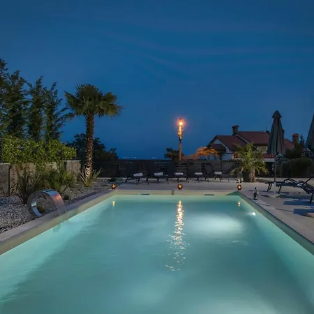 Adriatic, Enio With Swimming Pool, Panoramic Sew View, Free Parking Apartment *