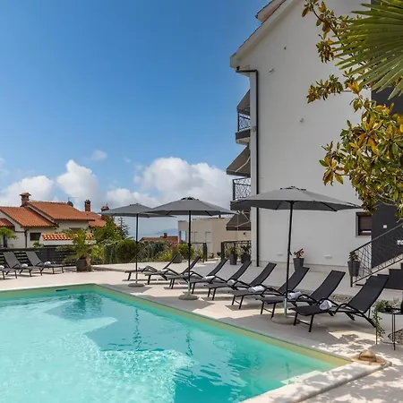 Adriatic, Enio With Swimming Pool, Panoramic Sew View, Free Parking Apartment *