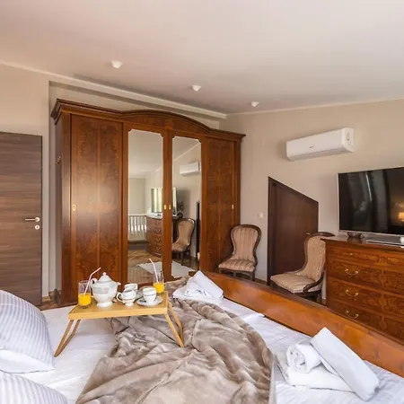Adriatic, Enio With Swimming Pool, Panoramic Sew View, Free Parking Apartment *